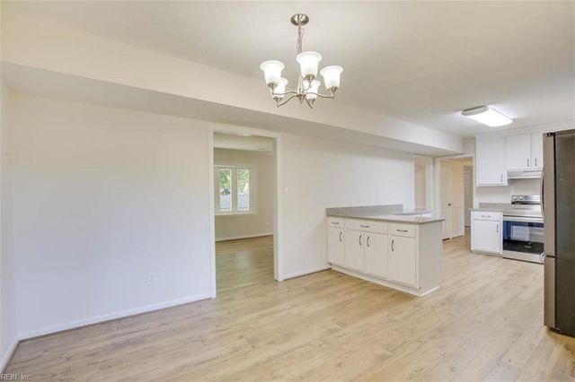 704 Pilot House DR, Newport News, VA 23608