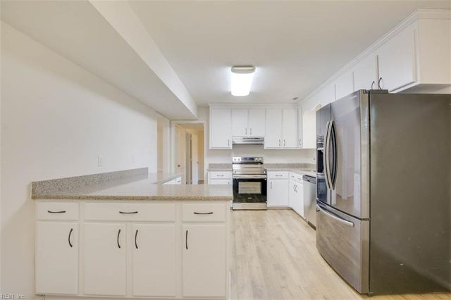 704 Pilot House DR, Newport News, VA 23608