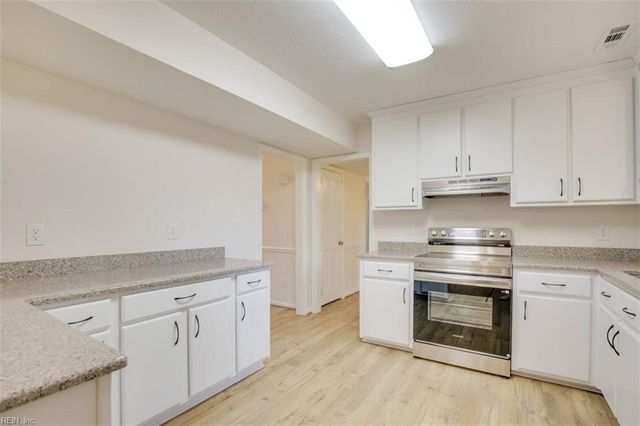 704 Pilot House DR, Newport News, VA 23608