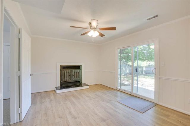 704 Pilot House DR, Newport News, VA 23608