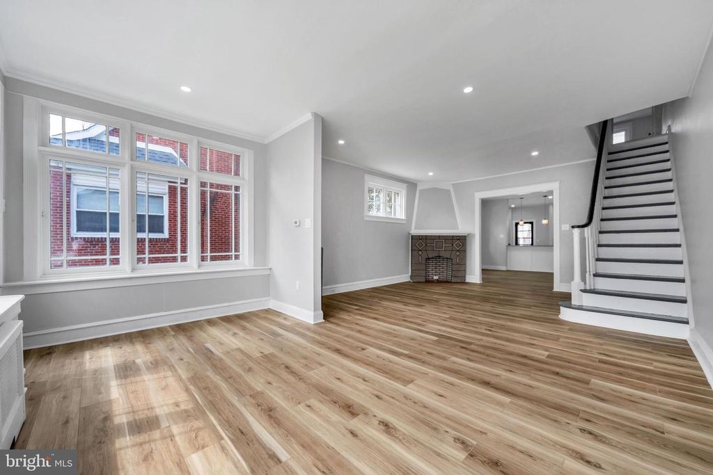 181 W ALBEMARLE AVE, Lansdowne, PA 19050