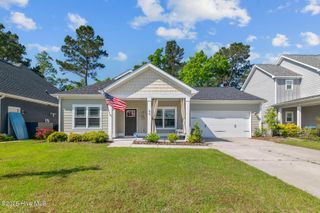 46 E Cloverfield Lane, Hampstead, NC 28443