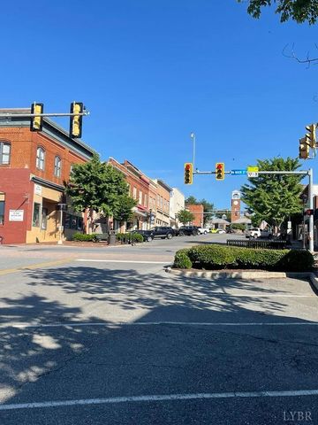 4 Broad Street, Altavista, VA 24517