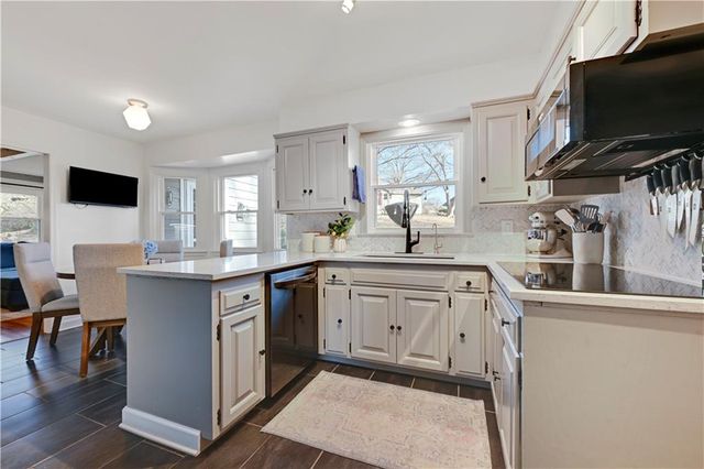 9321 Lamar Avenue, Overland Park, KS 66207