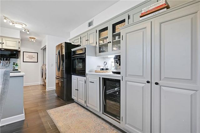 9321 Lamar Avenue, Overland Park, KS 66207