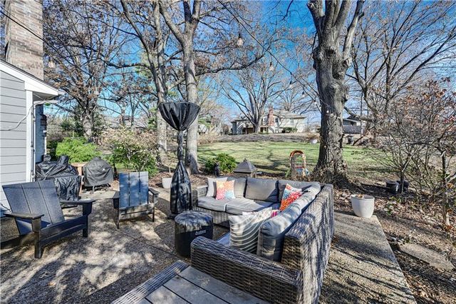 9321 Lamar Avenue, Overland Park, KS 66207