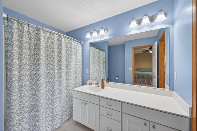 7606 11th Street N, Oakdale, MN 55128