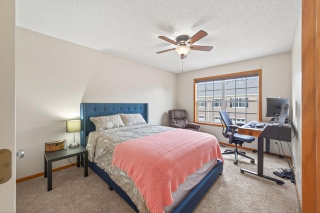7606 11th Street N, Oakdale, MN 55128
