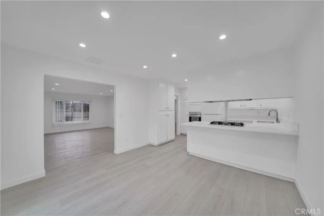 16722 Goldenwest 1, Huntington Beach, CA 92647