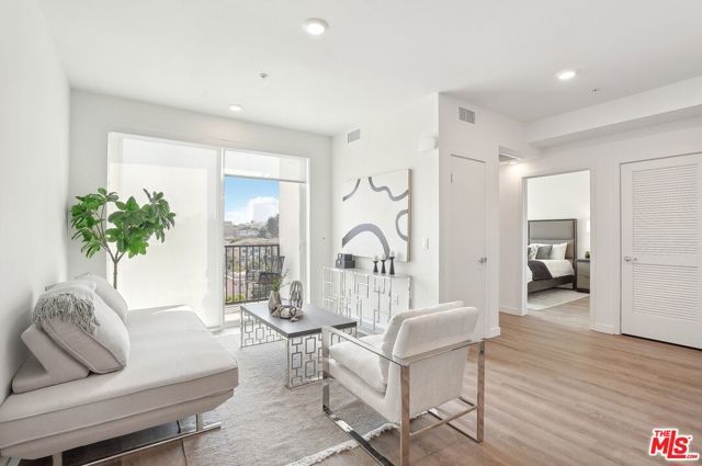 218 Alvarado Street, Los Angeles, CA 90026