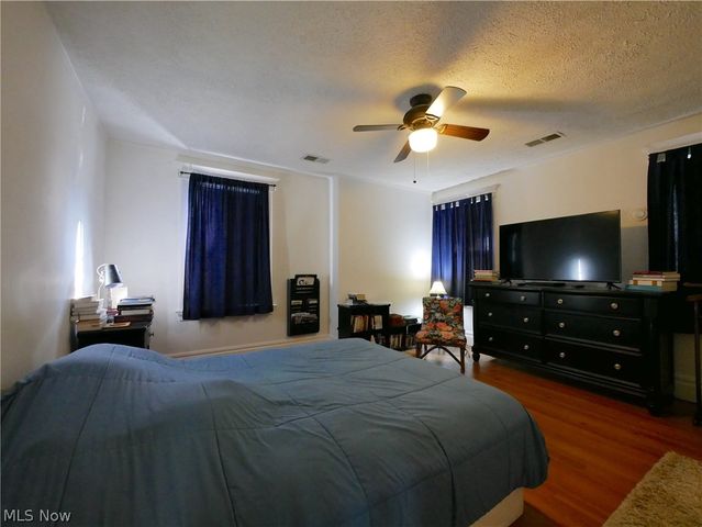 52 Maple Avenue, Wheeling, WV 26003