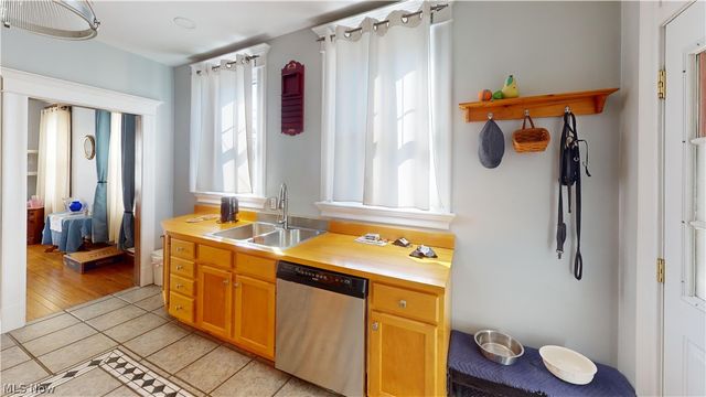52 Maple Avenue, Wheeling, WV 26003