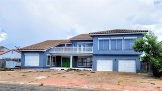 214 Bayview Dr, City By The Sea, TX 78336