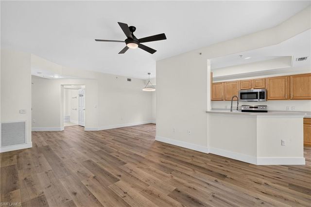 1295 Henley ST 1207, Naples, FL 34105