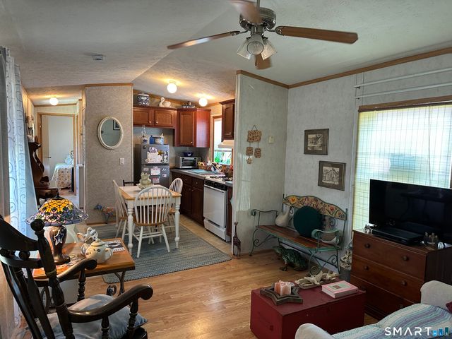 68 Cooke Street 36, Plainville, CT 06062