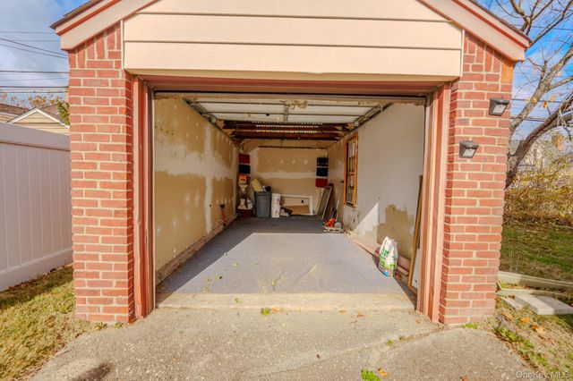 123 Nugent Street, New Hyde Park, NY 11040