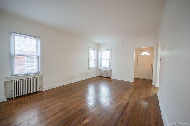 123 Nugent Street, New Hyde Park, NY 11040