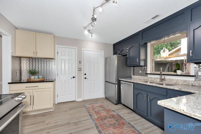 1016 Kinsey Drive SE, Huntsville, AL 35803