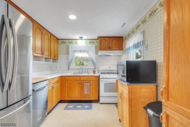47 Furnace Ave, Wanaque Boro, NJ 07465