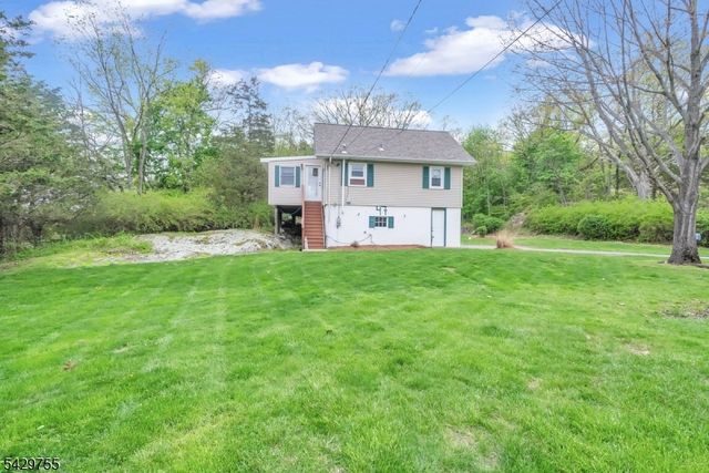 47 Furnace Ave, Wanaque Boro, NJ 07465