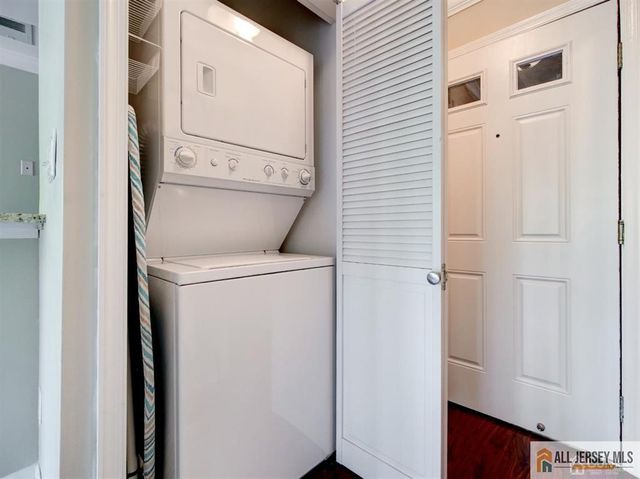 231 Blew Court, East Brunswick, NJ 08816