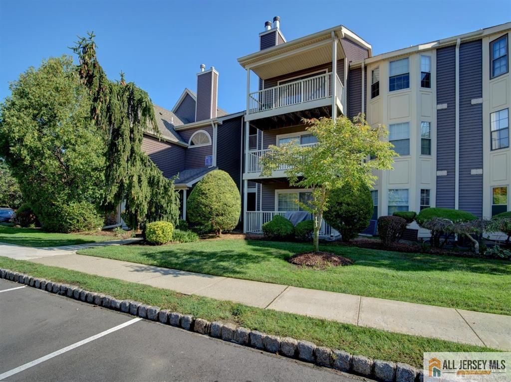 231 Blew Court, East Brunswick, NJ 08816