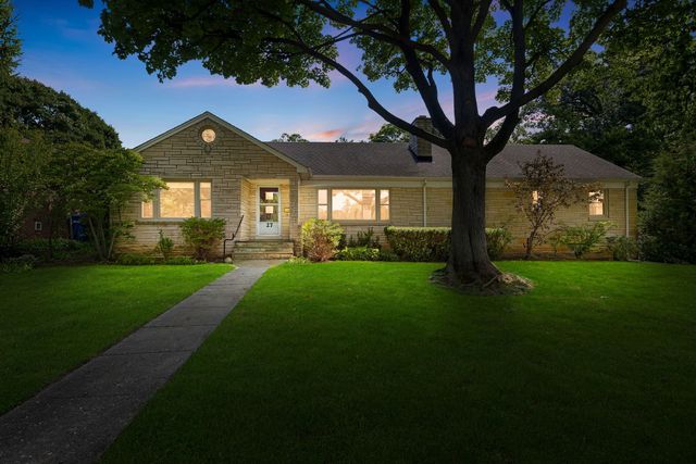 27 Pleasant Avenue, Highwood, IL 60040