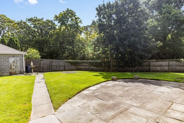 27 Pleasant Avenue, Highwood, IL 60040