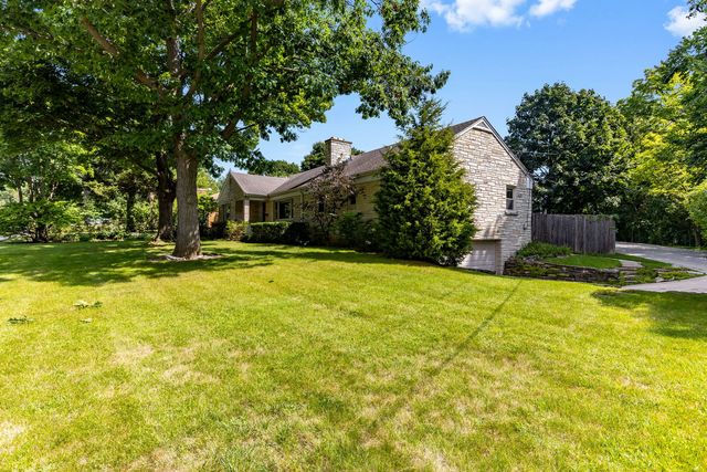 27 Pleasant Avenue, Highwood, IL 60040