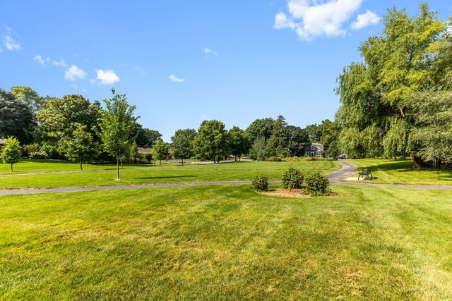 27 Pleasant Avenue, Highwood, IL 60040