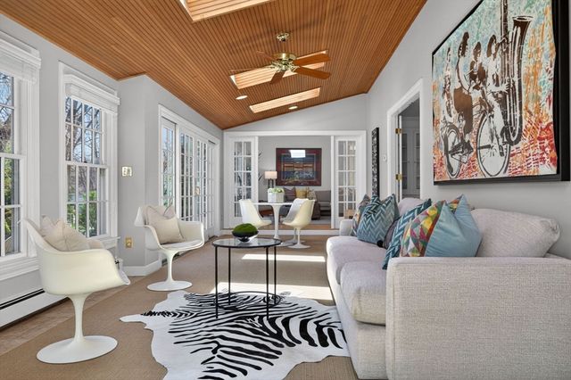 15 Standish Cir, Wellesley, MA 02481