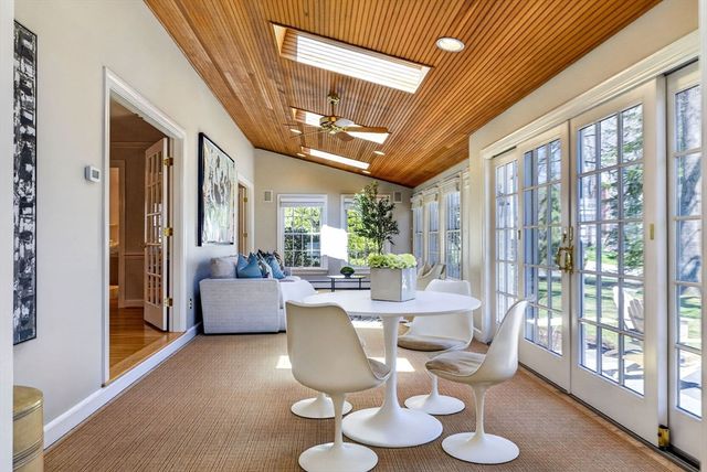 15 Standish Cir, Wellesley, MA 02481