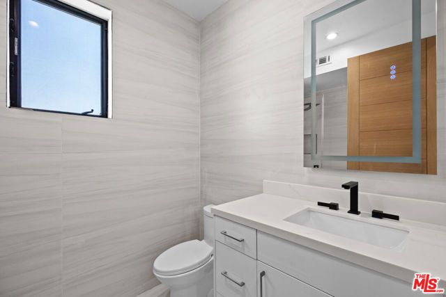2123 S Cloverdale Avenue 1, Los Angeles, CA 90016