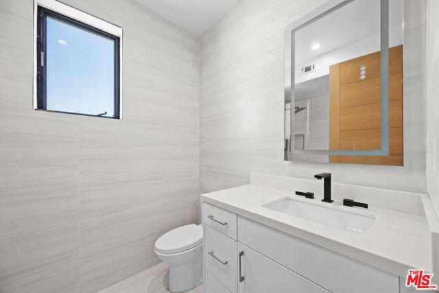 2123 S Cloverdale Avenue 1, Los Angeles, CA 90016
