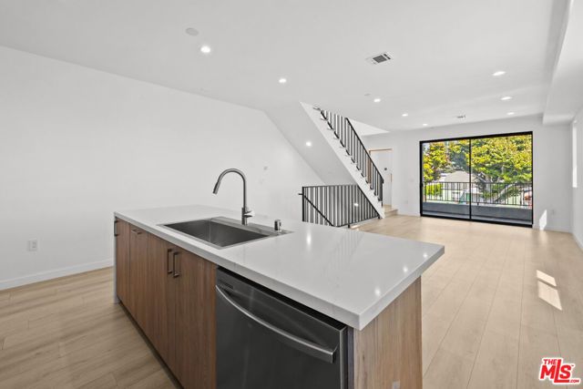 2123 S Cloverdale Avenue 1, Los Angeles, CA 90016