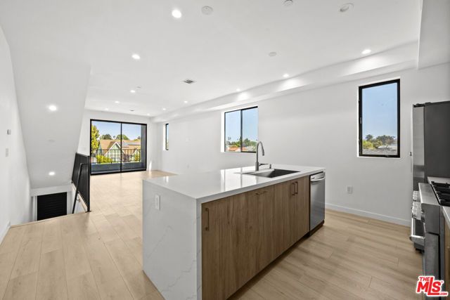 2123 S Cloverdale Avenue 1, Los Angeles, CA 90016
