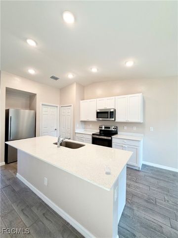 1712 NW 15th AVE, Cape Coral, FL 33993