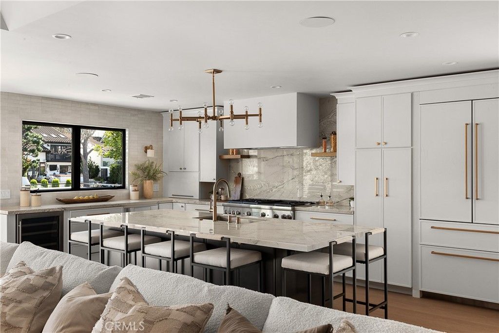 Image 15 of property listing at 2398 Leeward Circle, Westlake Village, CA 91361