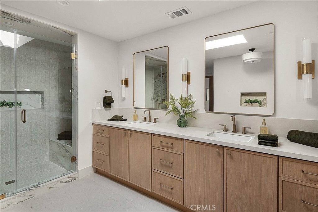 Image 27 of property listing at 2398 Leeward Circle, Westlake Village, CA 91361