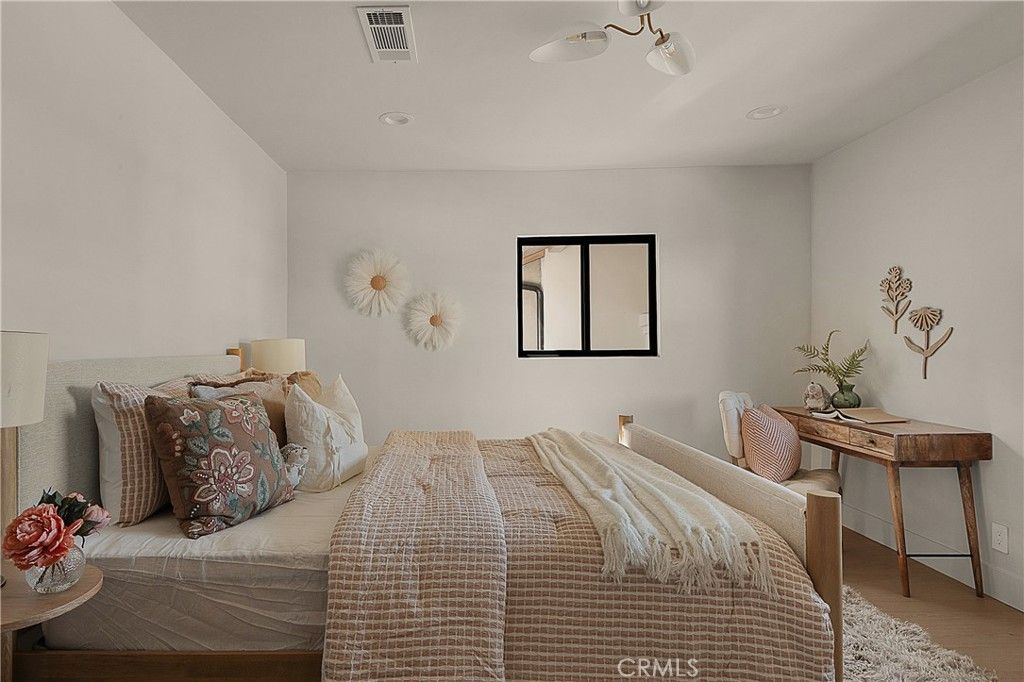 Image 32 of property listing at 2398 Leeward Circle, Westlake Village, CA 91361