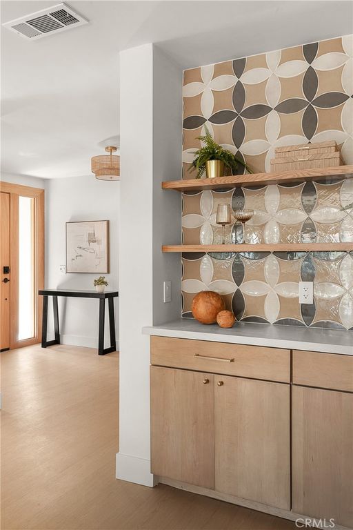 Image 6 of property listing at 2398 Leeward Circle, Westlake Village, CA 91361