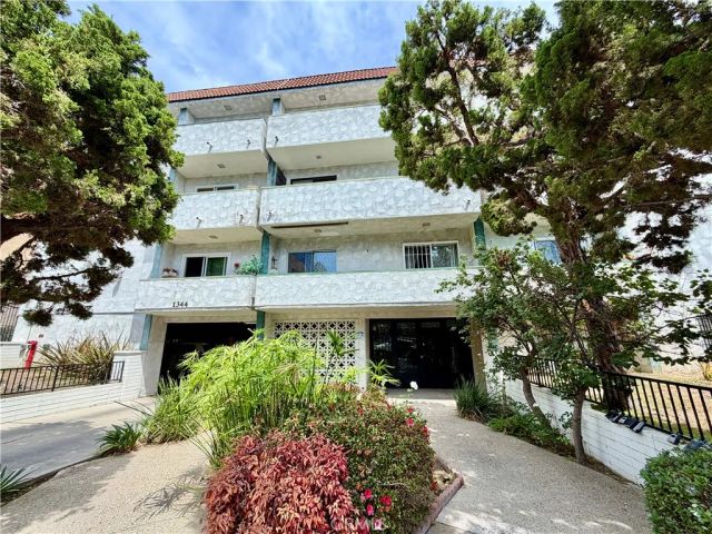 1344 N Martel Avenue 302, Los Angeles, CA 90046
