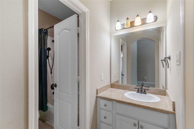 2525 W Ranch Drive, Friendswood, TX 77546