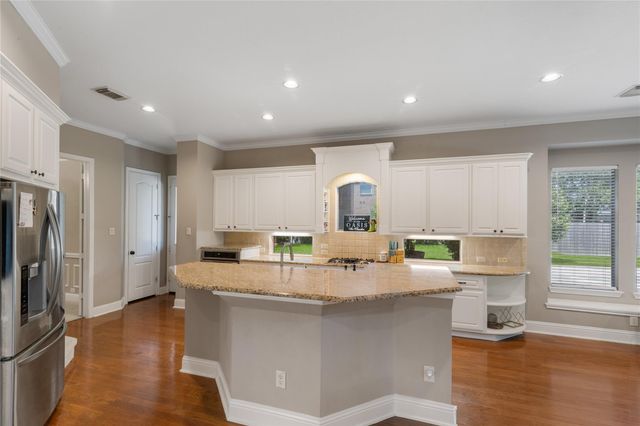 2525 W Ranch Drive, Friendswood, TX 77546