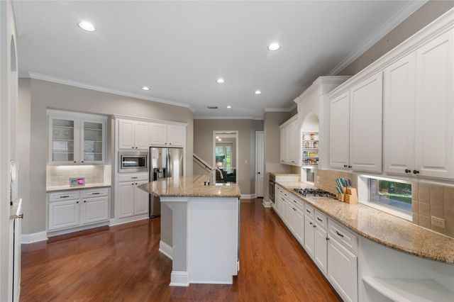 2525 W Ranch Drive, Friendswood, TX 77546
