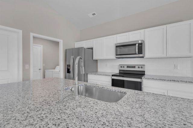 2227 E Vintage Dr, Andover, KS 67002