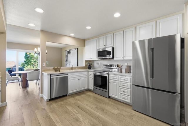 6547 Caminito Catalan, La Jolla, CA 92037