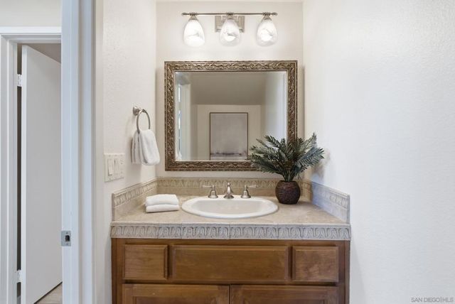 6547 Caminito Catalan, La Jolla, CA 92037