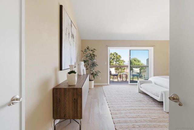 6547 Caminito Catalan, La Jolla, CA 92037