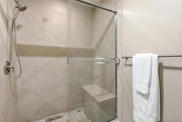 6547 Caminito Catalan, La Jolla, CA 92037